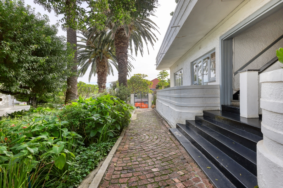 2 Bedroom Property for Sale in Vredehoek Western Cape